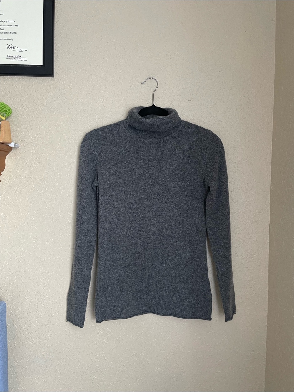 Neiman Marcus Cashmere Turtleneck Sweater Size Small Gray